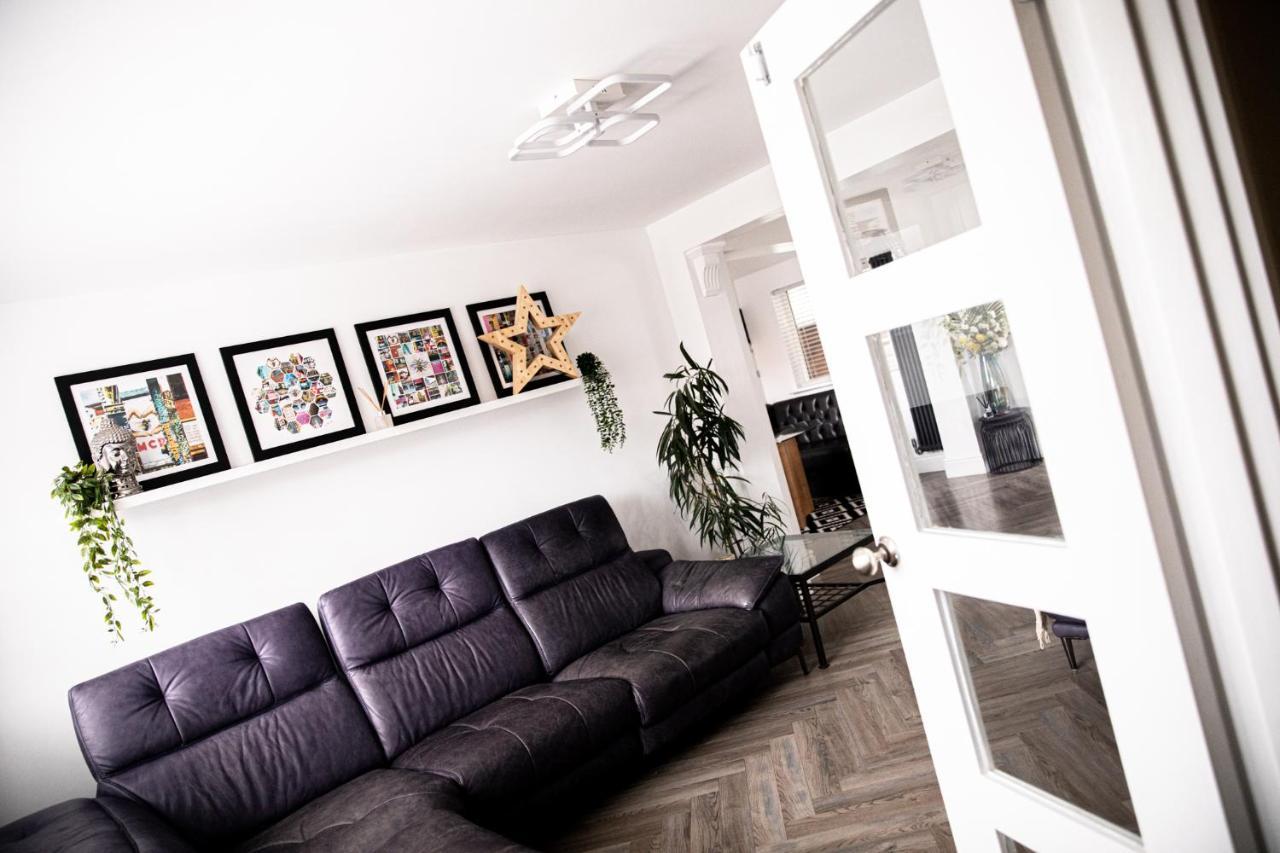Inviting 3-Bed House In マンチェスター エクステリア 写真