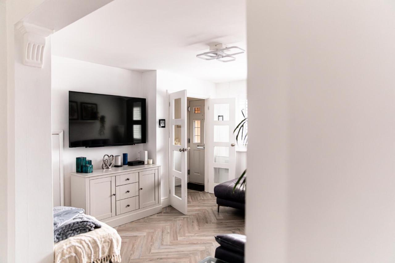 Inviting 3-Bed House In マンチェスター エクステリア 写真