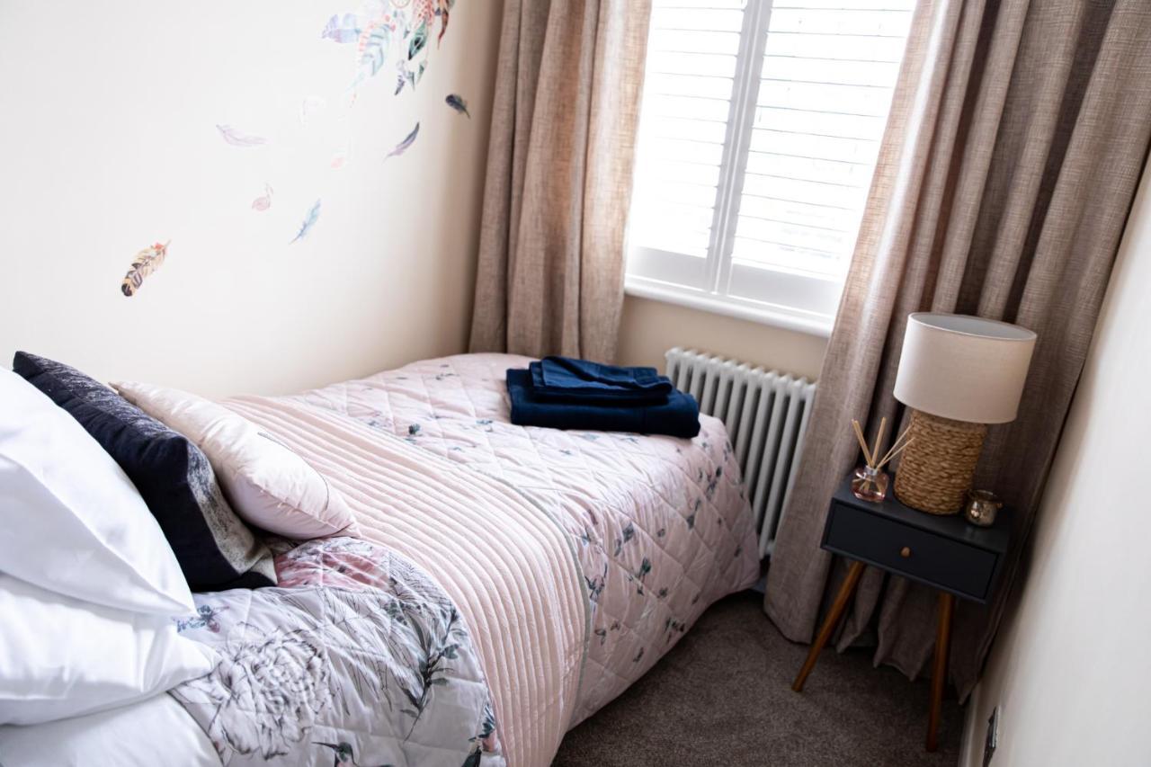 Inviting 3-Bed House In マンチェスター エクステリア 写真